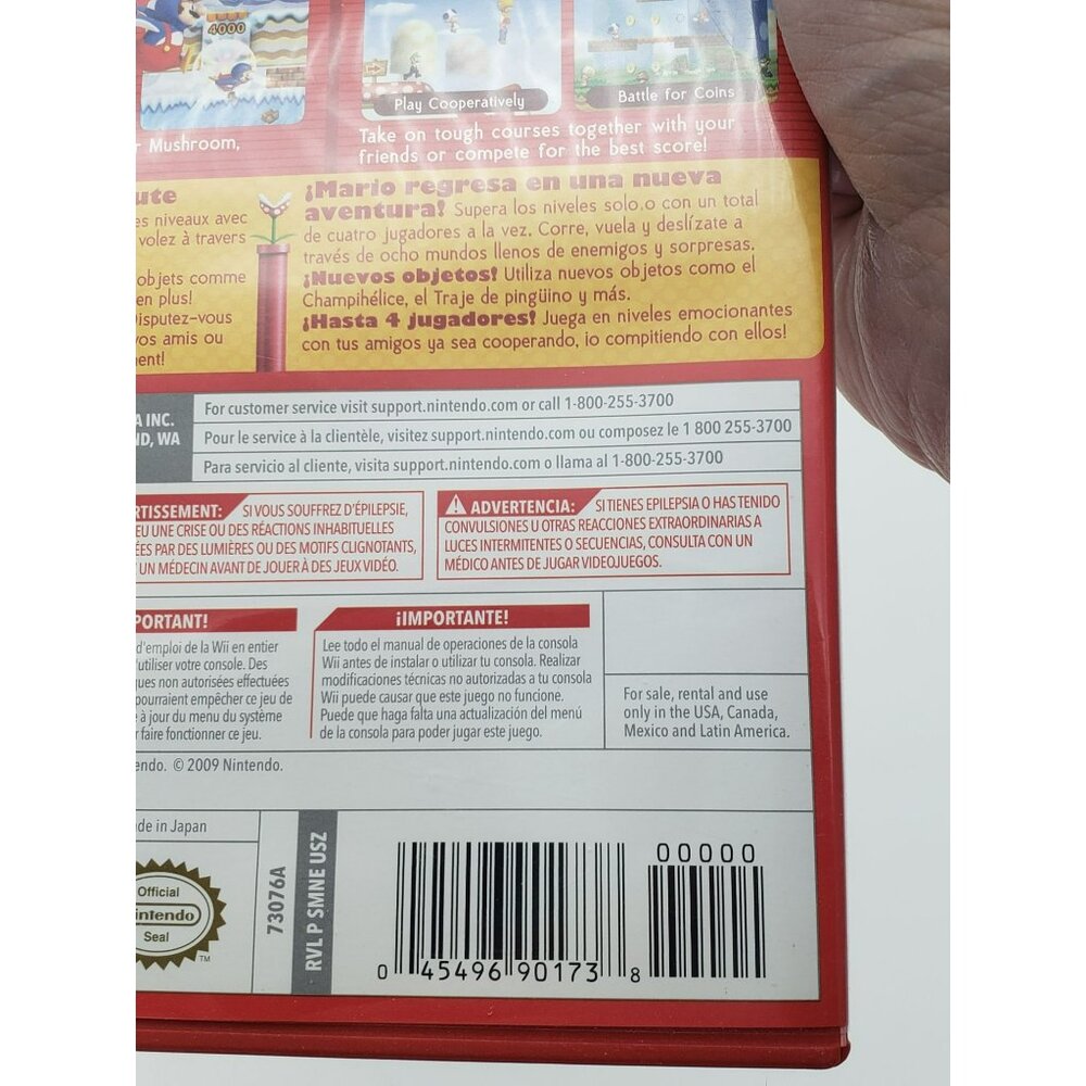 New Super Mario Bros Wii Game in Case with Book, Rated E, 2009, No Scratches - Picture 4 of 7